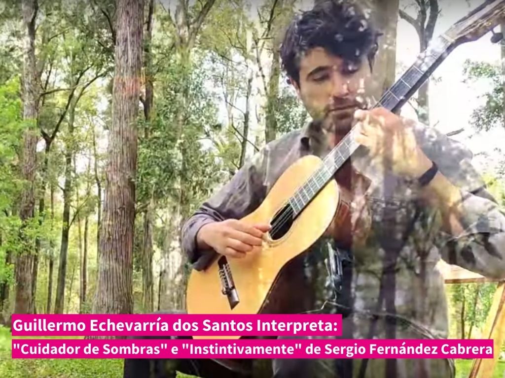 Fotografía de Guillermo Echevarría interpretando con su guitarra, tomada en el parque Rivera.